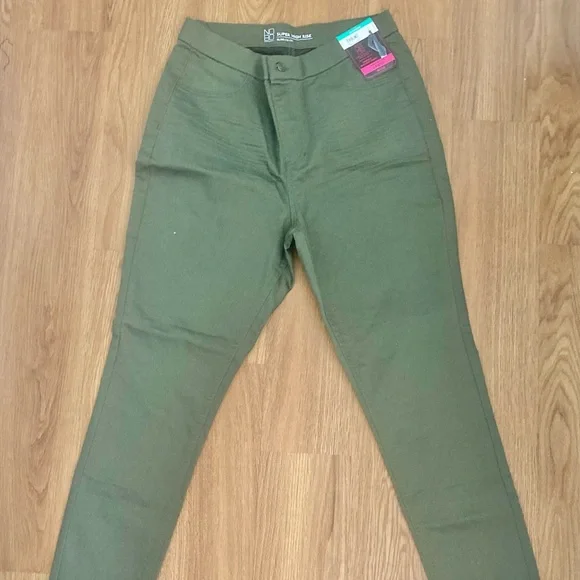 💕*NWT* Women’s No Boundaries Curvy For Every Body Super High Rise Jegging 💕 - Picture 5 of 6